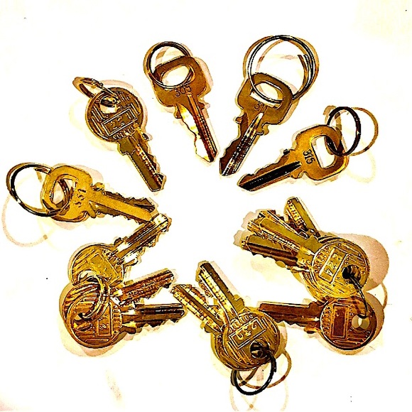 LOUIS VUITTON LV Keys For LV Locks That Have No Key Authentic Brass LV Key - Picture 6 of 8
